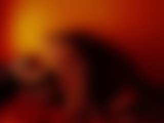 CocoFlames75 MILF webcam performer live streaming