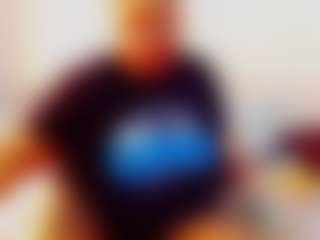 CocoFlames75 MILF webcam performer live streaming