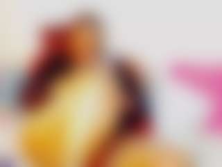 Live cam show with CocoFlames75 - Ebony MILF on Soda Cam