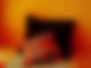 CocoFlames75 MILF webcam performer live streaming