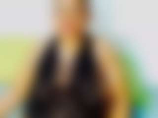 CocoFlames75 MILF webcam performer live streaming
