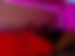 LusciousLipsT's Live Sex Cam Show