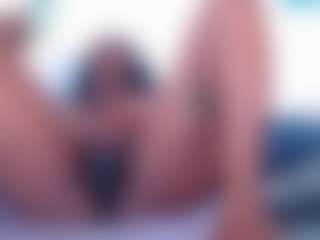 LusciousLipsT's Live Sex Cam Show
