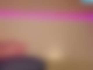 Live cam show with LusciousLipsT - Bedroom Ebony on SpunkLive