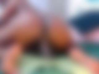 LusciousLipsT's Live Sex Cam Show