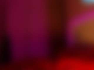 Live cam show with LusciousLipsT - Living Room on googirlz
