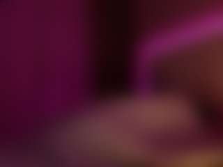 LusciousLipsT's Live Sex Cam Show