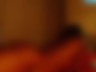 Live cam show with LusciousLipsT - Living Room on livesuperchat.net