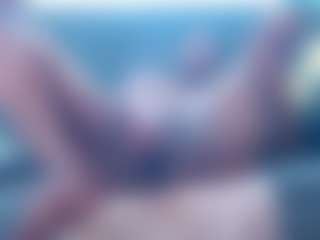 LusciousLipsT's Live Sex Cam Show
