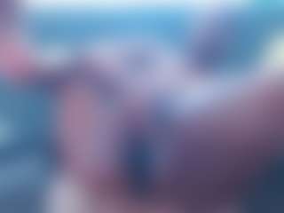LusciousLipsT's Live Sex Cam Show