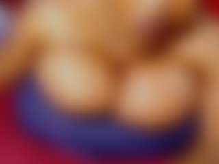 Live cam show with SexyBustyBoobs87 - Ebony MILF on Cam Slut
