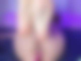 Live cam show with zarahfoster - Oil on TeamSkeetLive