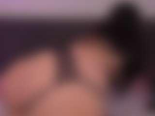 Live cam show with glektragray - Curvy Latina on Fit Hotties