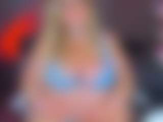 Live cam show with AdabelaUrHotDream - Striptease Teen (18+) on TastyBlacksLive