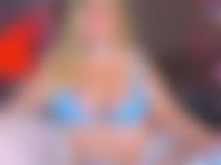 Live cam show with AdabelaUrHotDream - Oil on luckytryst.com