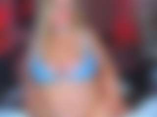Live cam show with AdabelaUrHotDream - Bikini on CamClone