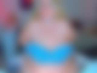 Live cam show with AdabelaUrHotDream - Oil on Camsoda