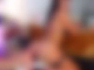 Live cam show with Holly-T - Flashing on galaxygirlnitro.com