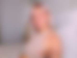 Live cam show with KristiHoward - Pornstar Skinny on intimatelivegirls.com