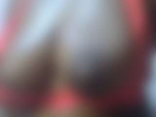 Live cam show with Sessley - Black BBW on livesuperchat.net