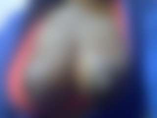 Live cam show with Sessley - Tease Ebony on Milfs Live | kenya