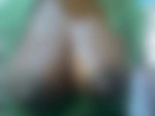Live cam show with Sessley - Lactating on realtime-chat