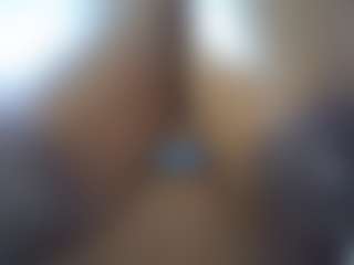 Live cam show with Sessley - Big Nipples on livesuperchat.net