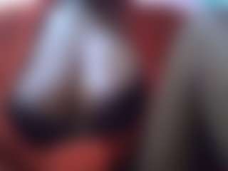 Live cam show with Sessley - Big Nipples on Camsoda