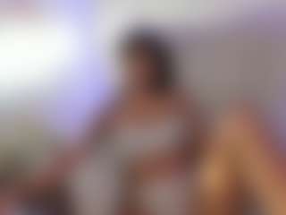 ElisaBaxter MILF webcam performer live streaming