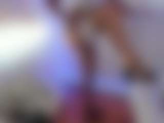 ElisaBaxter MILF webcam performer live streaming