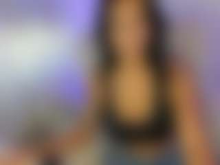 Live cam show with ElisaBaxter - Curvy MILF on madthumbs