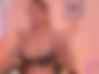 Live cam show with AlyConner - Red Hair on AdultVida.com