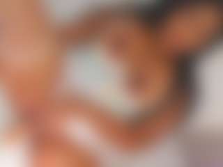 Live cam show with Bellababy - College Teen (18+) on AdultVida.com