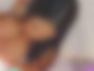 Live cam show with Bellababy - Ebony Lovense on CamClone