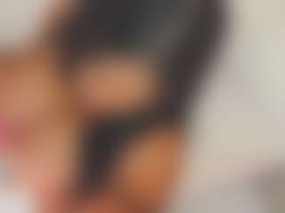 Live cam show with Bellababy - Ebony on camgirlchat.live
