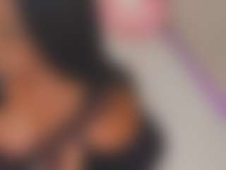 Live cam show with Bellababy - Black Blowjob on Dare Cams