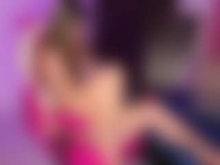 Live cam show with gisellereyess - Bedroom on Mixed Magazine Live