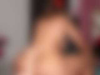 Live cam show with gisellereyess - Fingers on Camsoda