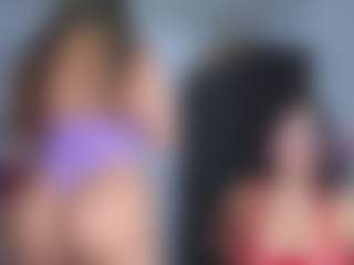 Live cam show with gisellereyess - Fingers on Camsoda