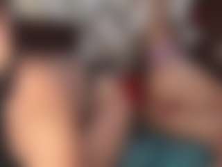 Live cam show with gisellereyess - Fingers on Camsoda