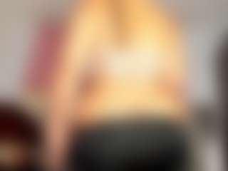 Spettacolo in cam dal vivo con gisellereyess - Living Room su Camsoda