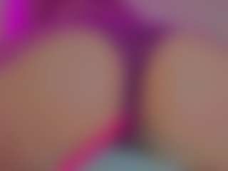 Live cam show with GiseleAlid - Tongue on sexylive.show