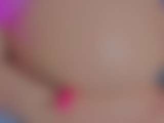 Live cam show with GiseleAlid - Oil on Camiplay Live