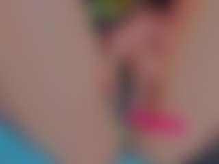 Live cam show with GiseleAlid - Oil on TeamSkeetLive