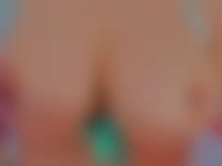Live cam show with GiseleAlid - Oil on Stripli.com