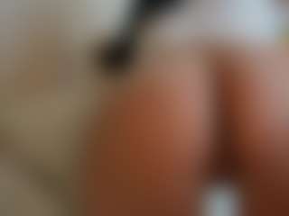 Live cam show with Amy - Small Ass on CamClone