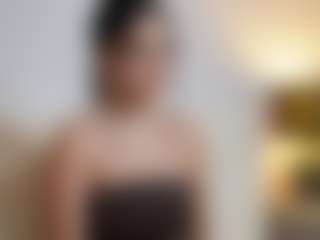 Spettacolo in cam dal vivo con Amy - Small Ass su Camsoda