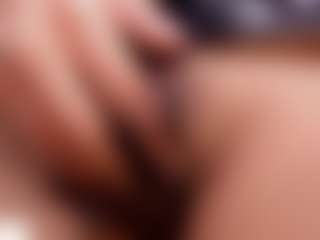 Live cam show with Brianaa-Hot - Hairy Pussy Teen (18+) on CamClone