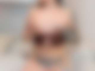 Live cam show with LANA - Pornstar Public on sexytreat.net