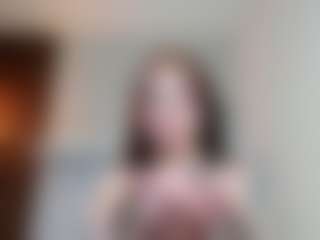 Live cam show with LANA - Green Eyes on chickslive.net